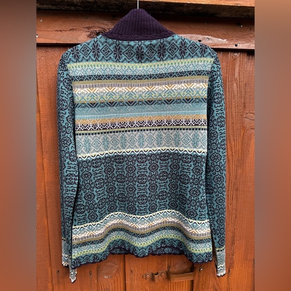 Icelandic Design cardigan jacket - Picture 8 of 8